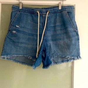 Light denim shorts